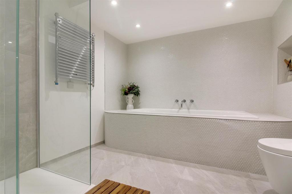 BATH2.jpg