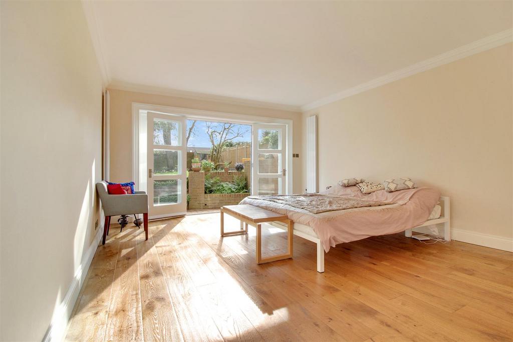 MAIN BED.jpg