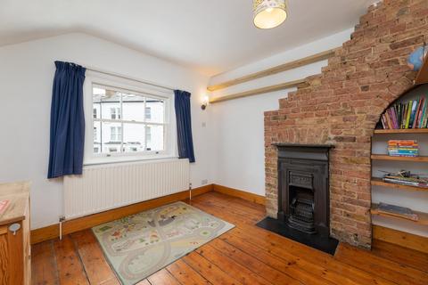 2 bedroom cottage to rent, Sulgrave Road, London W6