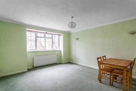 2 bedroom flat for sale - Alexandra Road, Epsom