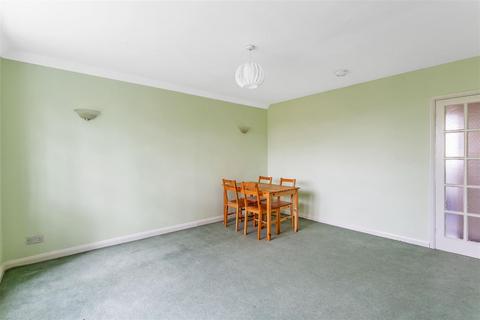 5, Danehurst Court Alexandra Road, Epsom, KT17 4BY