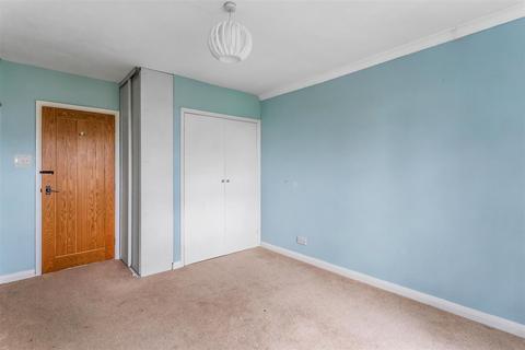 5, Danehurst Court Alexandra Road, Epsom, KT17 4BY