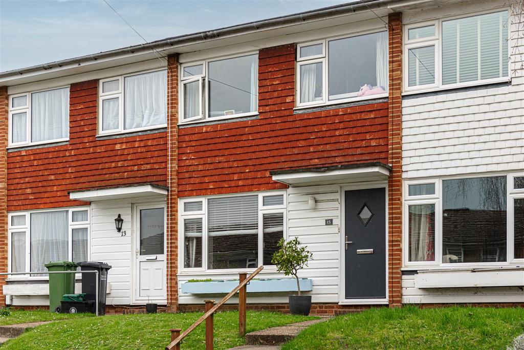 Saxon Way, Reigate 3 bed terraced house for sale £500,000