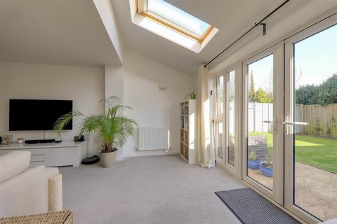 4 bedroom semi-detached house for sale, Quicksilver Street, Worthing BN13