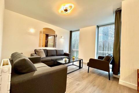 2 bedroom flat to rent - Hunt Close, Holland Park, W11