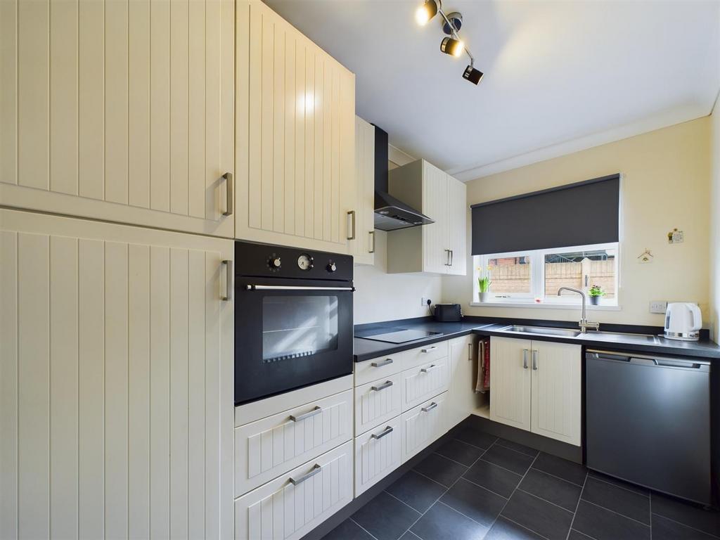 Kitchen: