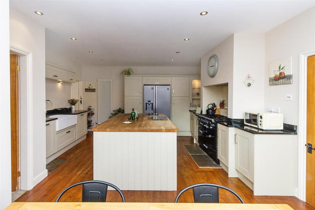 Estate Agents - Brighouse - Clough Lane (20).jpg