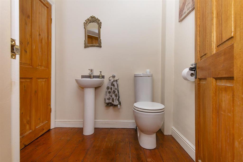 Estate Agents - Brighouse - Clough Lane (16).jpg