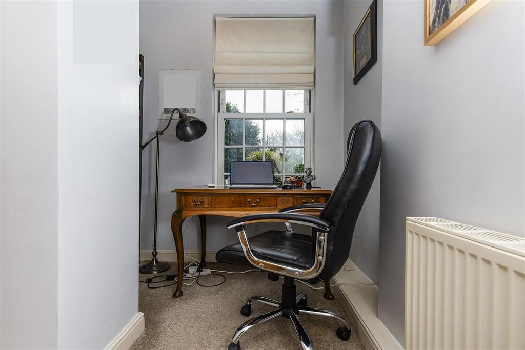 Estate Agents - Brighouse - Clough Lane (17).jpg