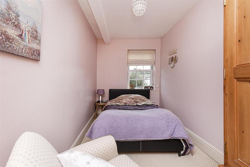 Estate Agents - Brighouse - Clough Lane (52).jpg
