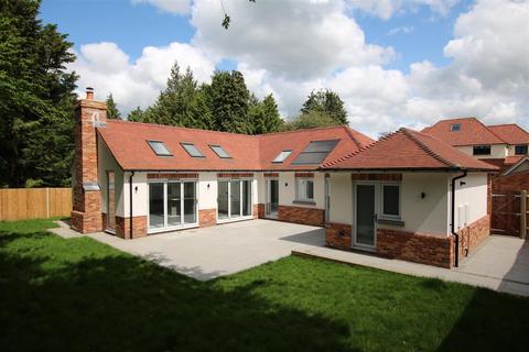 3 bedroom detached bungalow for sale, NEW BUNGALOW - JUST OFF THE RIDGEWAY, FETCHAM, KT22