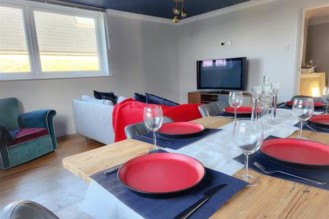 23b Crook Log, Bexleyheath, DA6 8EB