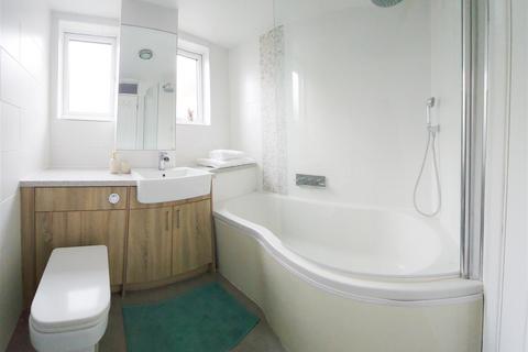 23b Crook Log, Bexleyheath, DA6 8EB