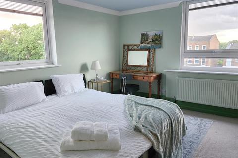23b Crook Log, Bexleyheath, DA6 8EB
