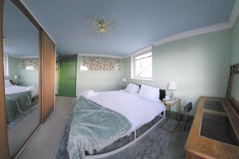 23b Crook Log, Bexleyheath, DA6 8EB
