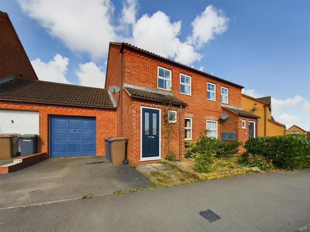 Lichfield Road, Bracebridge Heath 2 bed semidetached house £850 pcm