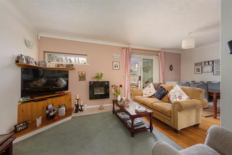 4 bedroom detached house for sale, Medina Avenue, Whitstable