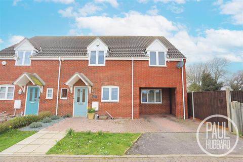 4 bedroom semi-detached house for sale - Pickwick Drive, Blundeston, NR32