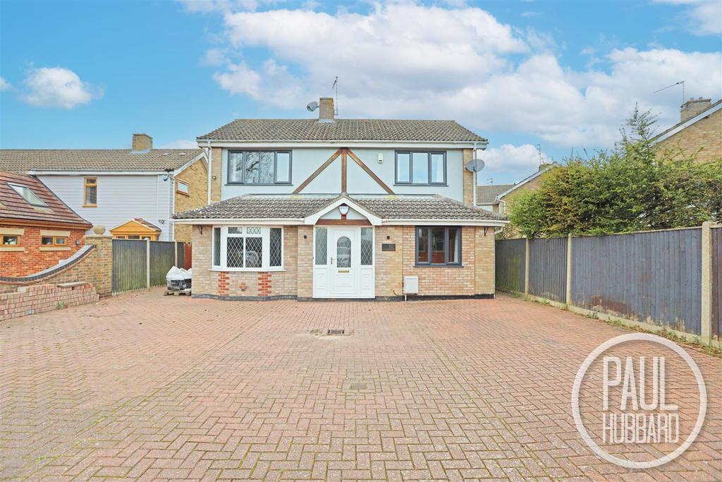 Cotmer Road, Oulton Broad South, NR33 5 bed detached house for sale £