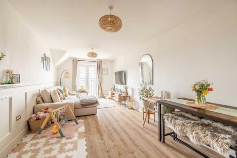 2 bedroom apartment for sale - Eaton Avenue, Burnham SL1
