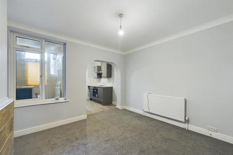 3 bedroom terraced house for sale, Connaught Road, Cromer