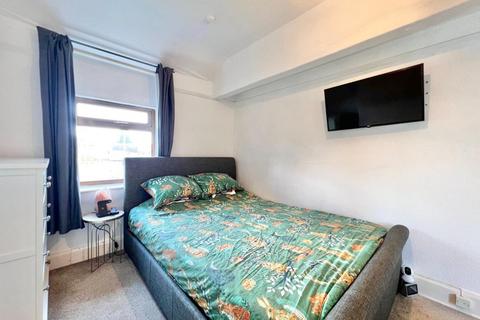 7 Downing Square, Penistone, Sheffield, S36 6AY