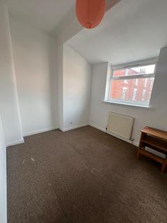 2 bedroom house to rent, Egypt Road, Nottingham NG7