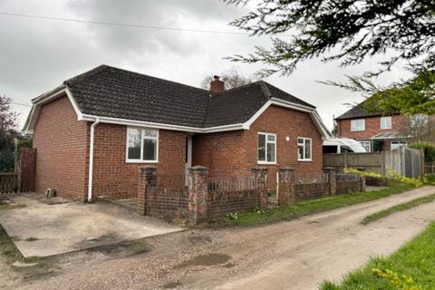 3 bedroom detached bungalow for sale - Solent View, Calshot, Southampton, Hampshire, SO45