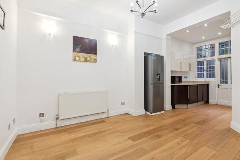 3 bedroom apartment to rent - Rodney Court, Maida Vale, London, W9