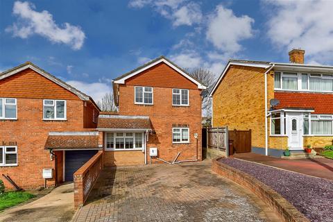 69 Lyndhurst Way, Istead Rise, Gravesend, DA13 9EN
