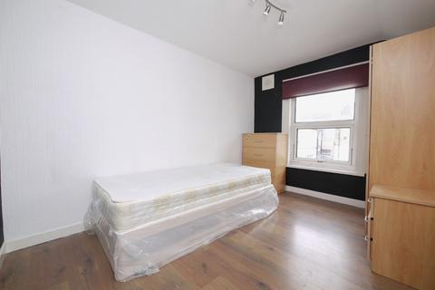 39 Exning Road, London, E16 4NB