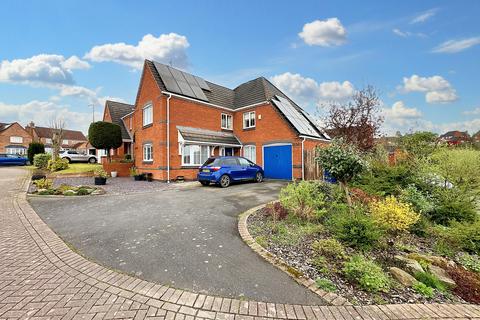 4 bedroom detached house for sale, Thorpe Close, Brizlincote Valley, Burton-on-Trent, DE15