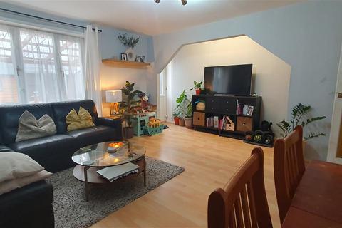 61 Engleheart Drive, Feltham, TW14 9HL