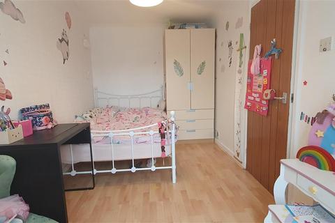 61 Engleheart Drive, Feltham, TW14 9HL