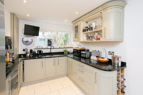 4 bedroom detached house for sale - Clifton Road, Watford, Hertfordshire, WD18