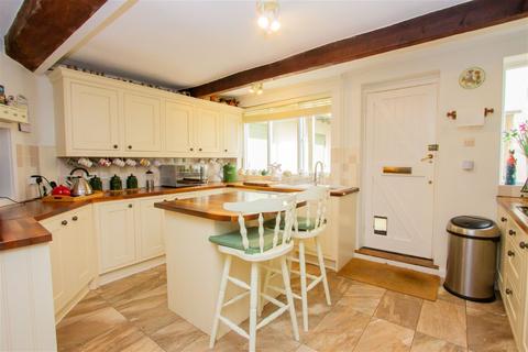 4 bedroom country house for sale, Far Reaching Countryside Views In Ewhurst Green