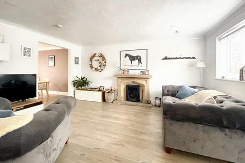 4 bedroom link detached house for sale, Telscombe Road, Peacehaven BN10