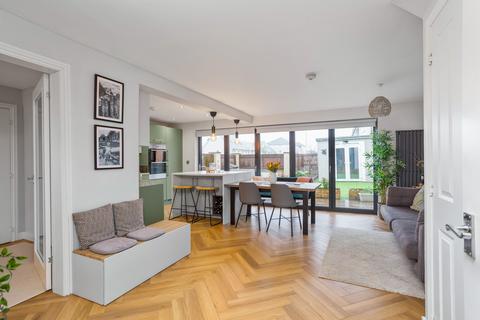18 Auld Coal Drive, Bonnyrigg, EH19 3QZ