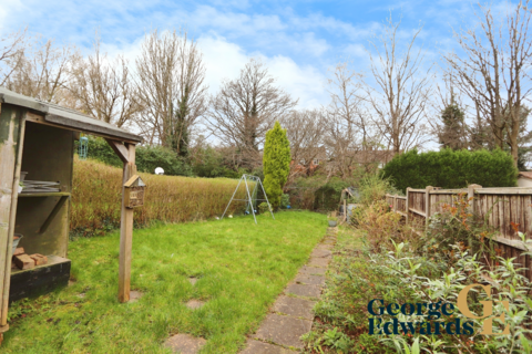 52 Ward Grove, Lanesfield, Wolverhampton, WV4 6PQ