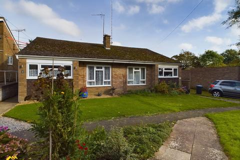 2 bedroom semi-detached bungalow for sale, Holbech Hill, Farnborough OX17
