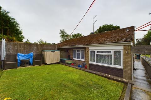 2 bedroom semi-detached bungalow for sale, Holbech Hill, Farnborough OX17
