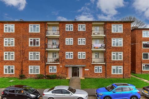 3 bedroom flat for sale - Churchfields, South Woodford