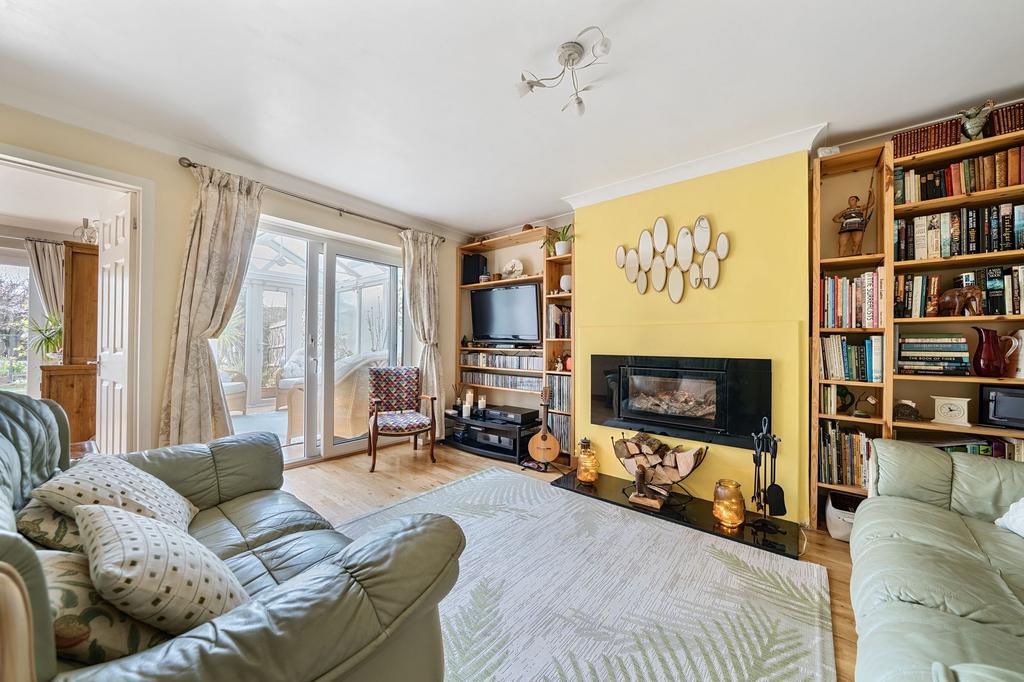 Living Room (2)
