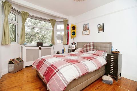 3 bedroom terraced house for sale, St. Lukes Road, Southend-on-sea, SS2