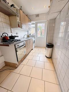 1 bedroom in a house share to rent - North Circular Road, London NW2