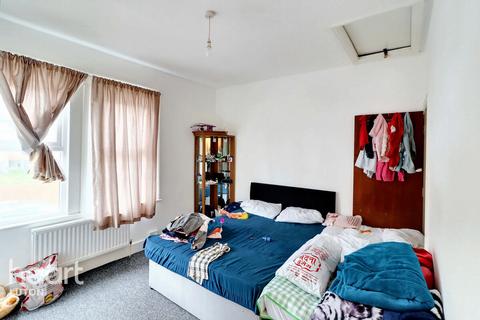 2 bedroom terraced house for sale - Russell Rise, Luton