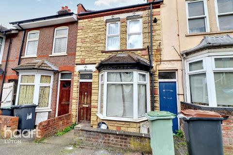 2 bedroom terraced house for sale, Russell Rise, Luton