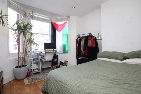 2 bedroom flat to rent, Beresford Road, Wood Green, N8