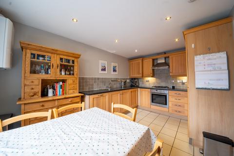 33 The Spinney, Sheffield, S17 3AL