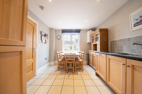33 The Spinney, Sheffield, S17 3AL